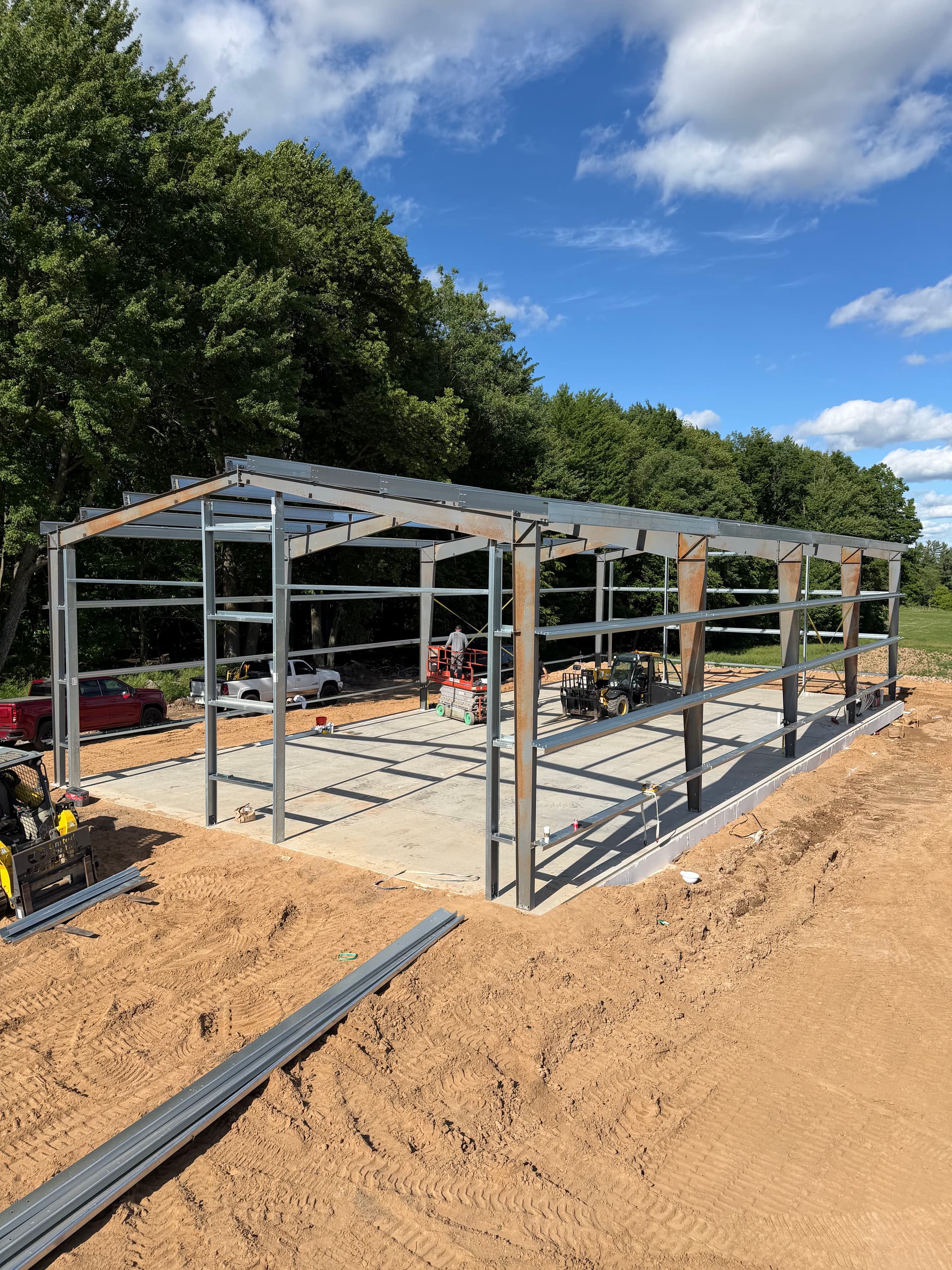 40x80 Metal Building Steel Frame Going Up image